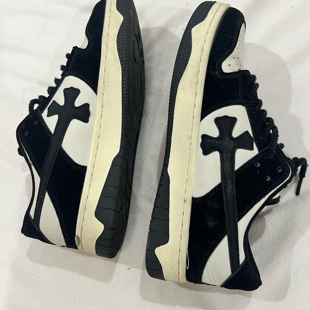 Supermade black cross sneakers 7.5 M